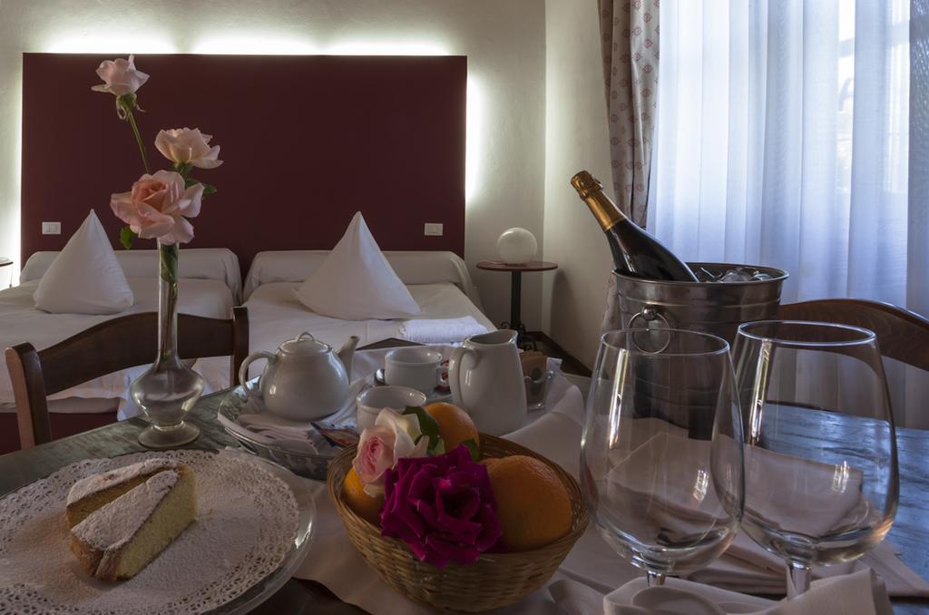 Agriturismo Cascina Marzana Hotel Pavia Buitenkant foto